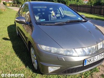 Honda Civic 1.8i-VTEC Automatik Executive