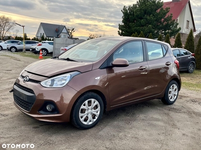 Hyundai i10 1.0 blue