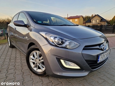 Hyundai I30 blue 1.6 CRDi Trend