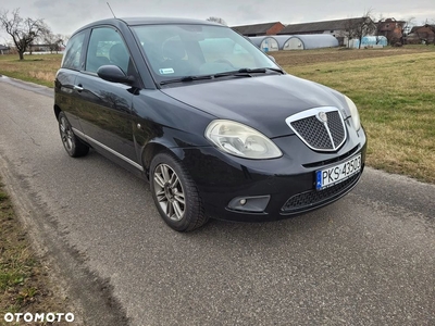 Lancia Ypsilon 1.4 8V Oro (4 os.)