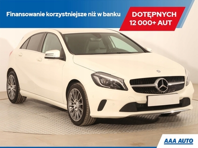 Mercedes Klasa A W176 Hatchback 5d Facelifting 180 122KM 2016