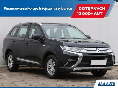 Mitsubishi Outlander III SUV Facelifting 2015 2.0 MIVEC 150KM 2016