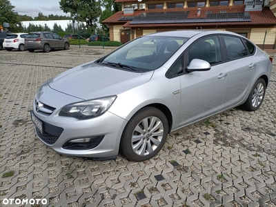 Opel Astra IV 1.4 T Active