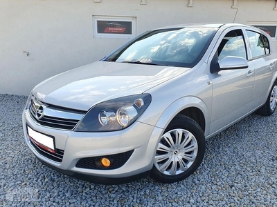 Opel Astra J