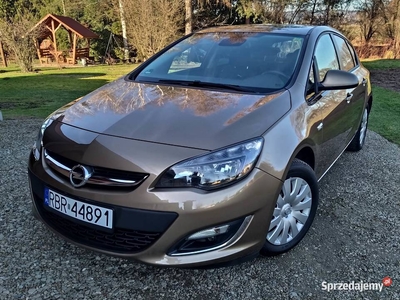 Opel Astra J LIFT 2013r. 1.4 Turbo Benzyna 140KM