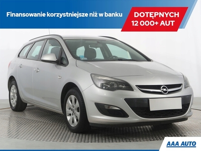 Opel Astra J Sports Tourer Facelifting 1.7 CDTI ECOTEC 130KM 2014