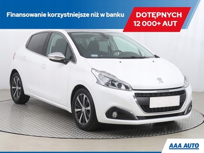 Peugeot 208 I Hatchback 5d Facelifting 1.2 PureTech 110KM 2016