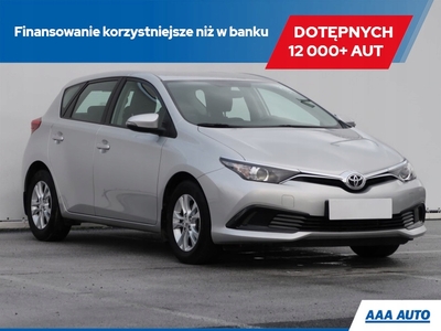 Toyota Auris II Hatchback 5d Facelifting 1.33 Dual VVT-i 99KM 2015