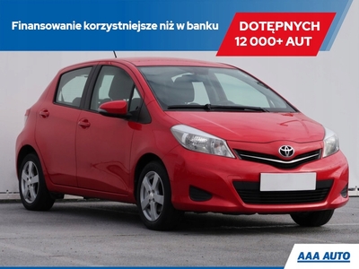 Toyota Yaris III Hatchback 5d 1.0 VVT-i 69KM 2012