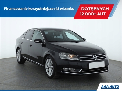 Volkswagen Passat B7 Limousine 2.0 TDI CR DPF BlueMotion 140KM 2010