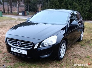 Volvo V60 T3 2012