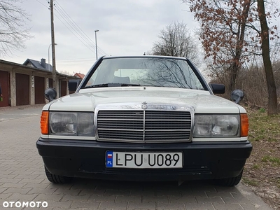 Mercedes-Benz W201 (190)