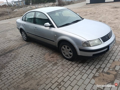 Volkswagen Passat 1, 6 benzyna gaz ładny stan