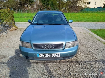 Audi A4 sedan 1.8 plus lpg