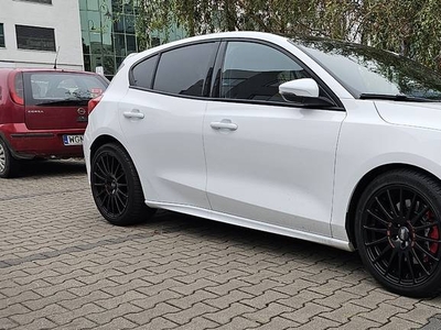 Ford Focus ST 2,3 280 km