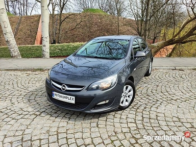 Opel Astra J 2014r 1.4 benzyna 140KM