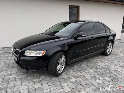 Sprzedam prywatne auto Volvo S40. Bardzo zadbany.