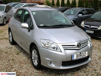 Toyota Auris 1.3 benzyna 100 KM 2013r. (Harklowa)