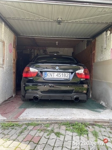 BMW e90 320i