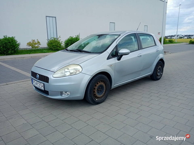 Fiat Grande Punto 1.4 77KM Salon polska klimatyzacja hak fajny środek