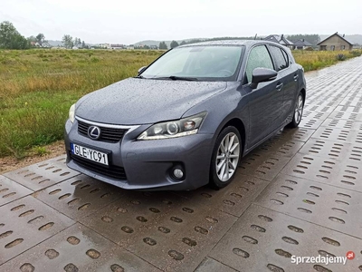 Lexus CT200H