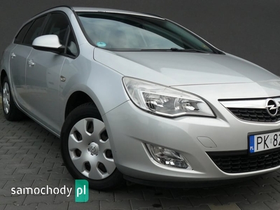 Opel Astra J