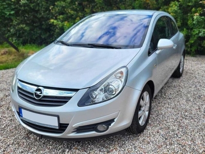 Opel Corsa 1.4 16V benzyna - Pełna historia, klima