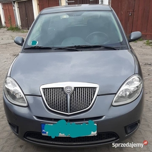 Sprzedam Lancię Ypsilon 1.4 8V wersja Oro