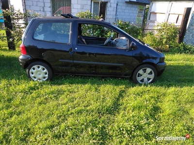 Sprzedam Renault Twingo 2005 z instalacją gazową mały przebieg jeżdżący.