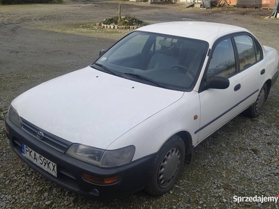 TOYOTA COROLLA E10 SEDAN 1.4XLI 88KM 1992 r.