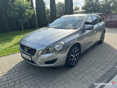 Volvo V60 Salon PL