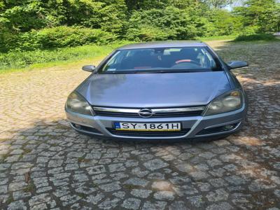 Używane Opel Astra - 8 000 PLN, 231 808 km, 2004