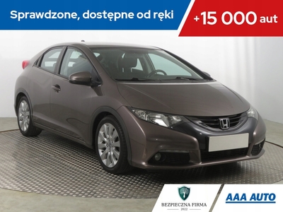 Honda Civic IX Hatchback 5d 1.8 i-VTEC 142KM 2012