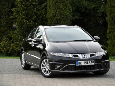 Honda Civic VIII Hatchback 3d 1.4 i-VTEC 100KM 2011