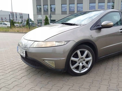 Honda Civic VIII Hatchback 3d 1.8 i-VTEC 140KM 2007