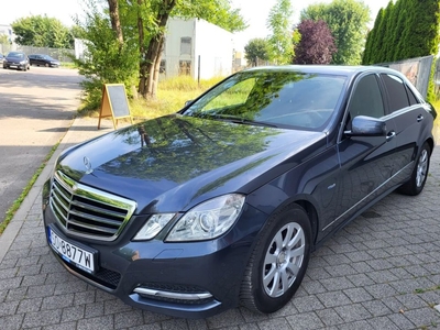 Mercedes Klasa E W212 Limuzyna 200 CGI BlueEFFICIENCY 184KM 2011