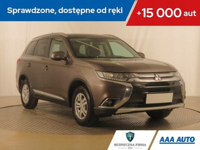 Mitsubishi Outlander III SUV Facelifting 2015 2.0 MIVEC 150KM 2016