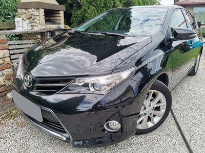 Toyota Auris I Hatchback 3d Facelifting 1.6 Valvematic 132KM 2013