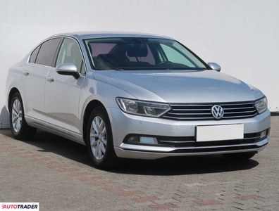 Volkswagen Passat 1.6 118 KM 2015r. (Piaseczno)