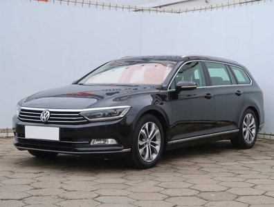 Volkswagen Passat B8 Variant 1.8 TSI BlueMotion Technology 180KM 2016