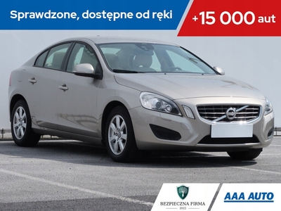 Volvo S60 II Sedan 1.6 T3 150KM 2012