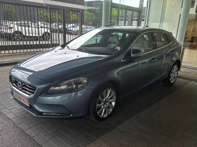 Volvo V40 II Cross Country D2 115KM 2013