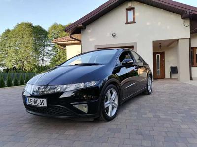 // Honda Civic // 1.8 benzyna 140 km //