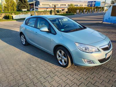 Opel Astra J mały przebieg