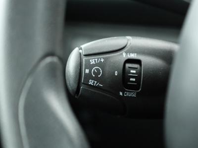 Peugeot 208 2017 1.2 PureTech 18847km ABS klimatyzacja manualna