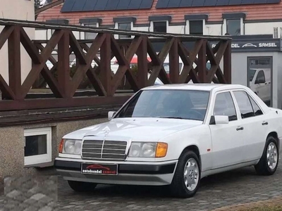 Mercedes W124 Sedan 2.3 132KM 1990