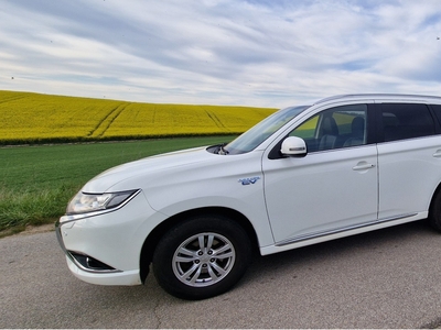 Mitsubishi Outlander PHEV Mitsubishi Outlander Plug-In Hybrid 37km na baterii