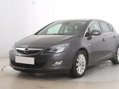 Opel Astra J Hatchback 5d 1.4 Turbo ECOTEC 140KM 2012