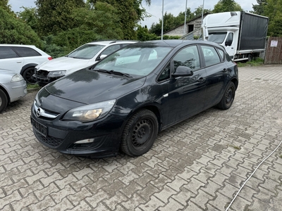 Opel Astra J Opel Astra rocznik 2013 1.6 benzyna