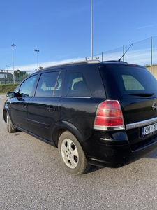 Opel Zafira B Dzień dobry mam do sprzedania moje prywatne auto opel Zafira B.1.8